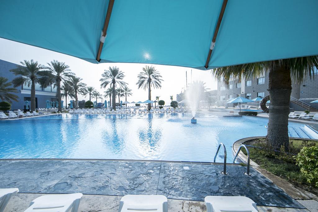 The Palms Beach Hotel & Spa Kuwait City Exterior photo